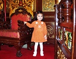 [Click for large photo]